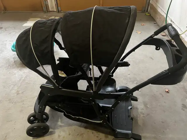 double stroller in Strollers, Carriers & Car Seats in Mississauga / Peel Region - Image 9