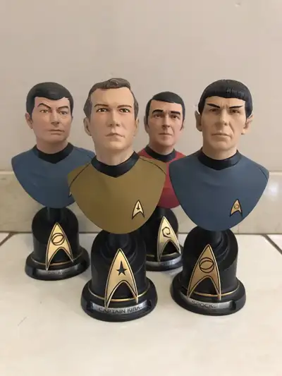 Star Trek: The Original Series Busts Statue Figures Produced by: Sideshow Collectibles Like new mint...