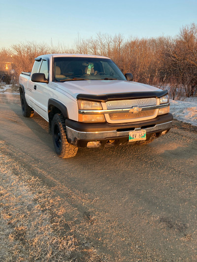 2003 CHEV 4x4 ext cab Loaded 