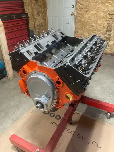 **NOTE**: Timing covers, intake manifold and oil pan shown are mocked up for demonstration purposes...