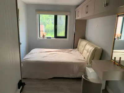 Master Bedroom for Rent on 2nd floor in Midtown Toronto
