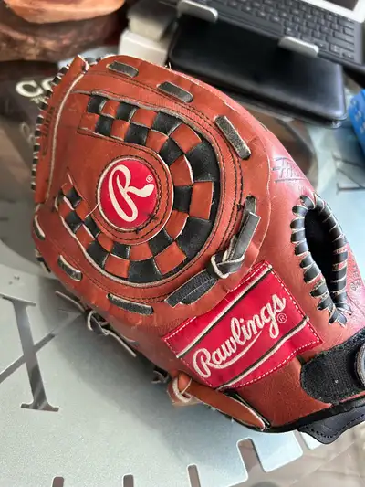 Rawling 13” RH Baseball Glove plus a second Gordie Howe vintage, View more