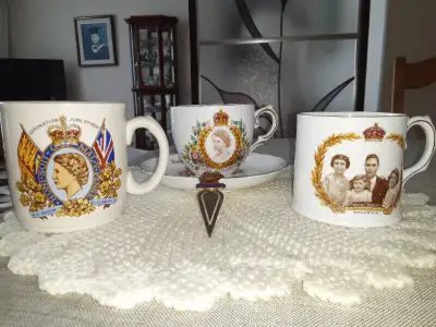 Queen Elizabeth II's Coronation Mug June 2nd 1953 - Burlington Ware English pottery mug retailer