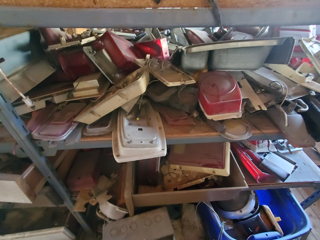 Used rv light cover, markers and more in RV & Camper Parts & Accessories in Calgary - Image 3