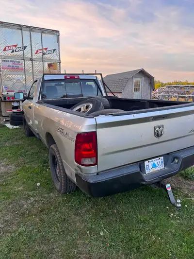 2010 dodge ram 1500 5.7L Hemi. 192000 kms 7500 obo