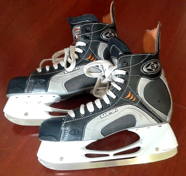 Skates.Easton Synergy 500.Size 11 D in Skates & Blades in Edmonton