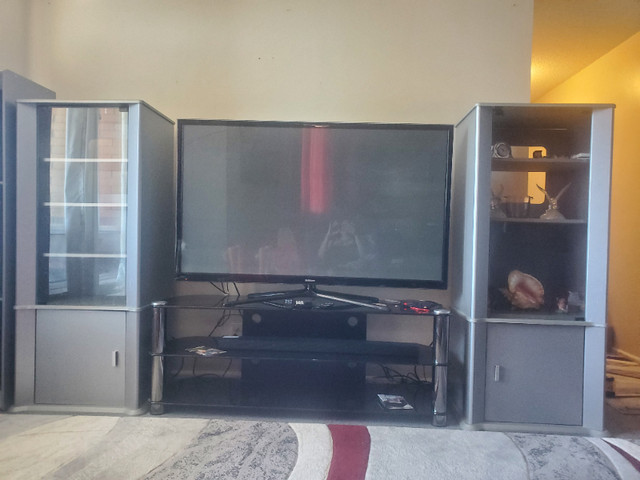 Grey Entertainment Unit for sale in TV Tables & Entertainment Units in Oshawa / Durham Region - Image 2