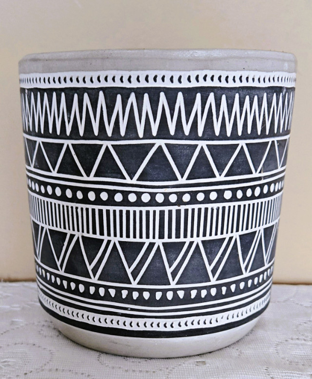 AZTEC MOTIF PLANT POT in Home Décor & Accents in Calgary