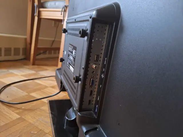 LED Proscan 32" tv ( Not Smart Tv) in TVs in City of Toronto - Image 4