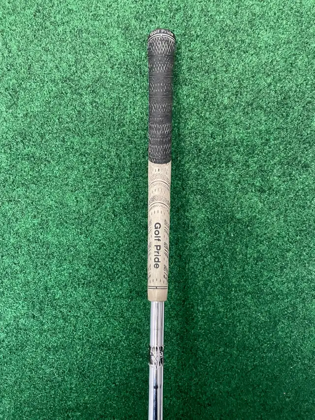 Taylormade 56 Degree Wedge in Golf in Ottawa - Image 5