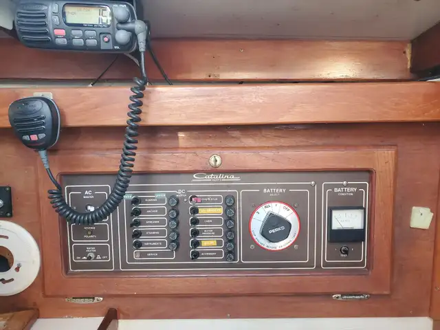 1986 MK1 Catalina 36 Sailboat For SALE in Sailboats in City of Toronto - Image 8