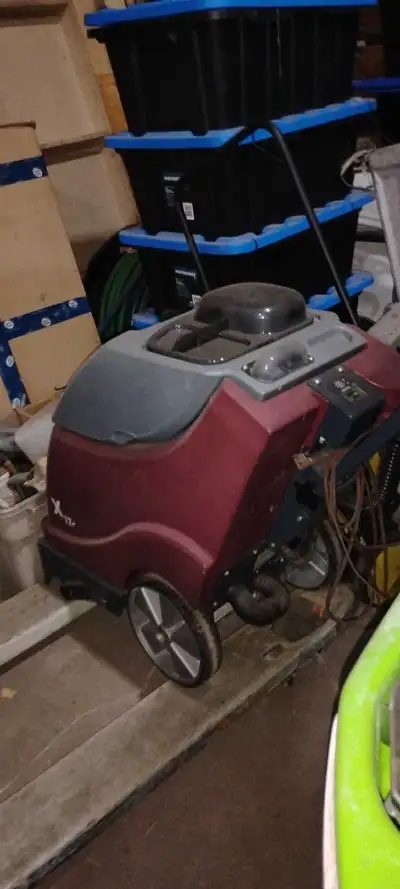 Minuteman X17 Plus Commercial Carpet Extractor & Floor Cleaner (Like New) Description Selling a prof...