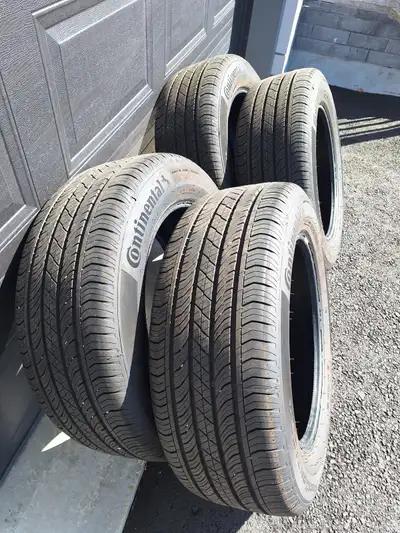 Like new all season tires with less than 3,000kms. This set is considered brand new take offs by tir...
