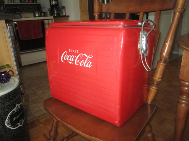 Glacière  Coca Cola Cooler 1955, Canada de St. Thomas Metal Sign dans Art et objets de collection  à Laval/Rive Nord