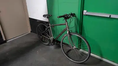 Norco VFR4 Fitness Hybrid Bike, 18" Frame, View more