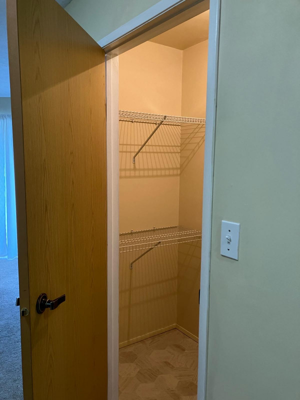 One Bedroom Strata Condo Suite Central Nanaimo in Long Term Rentals in Nanaimo - Image 4
