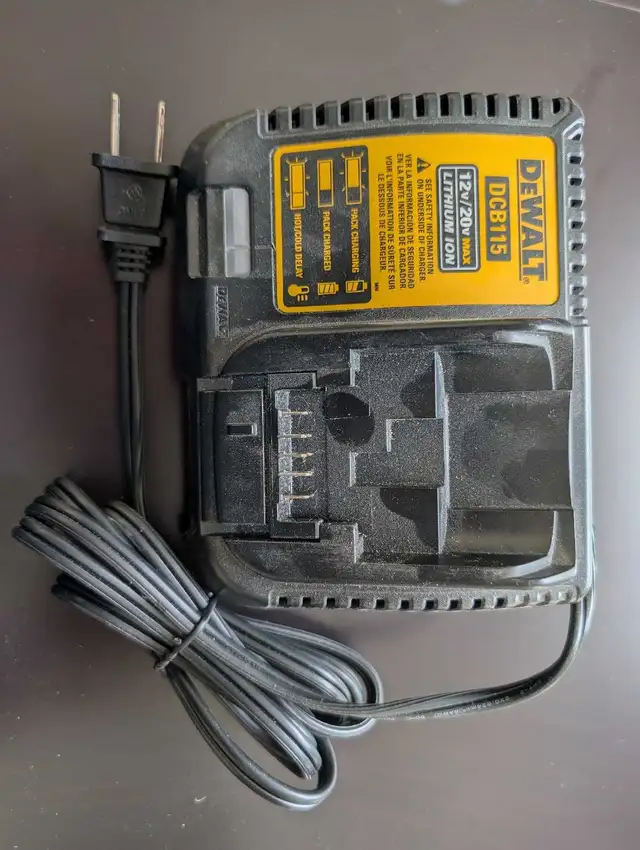 DeWalt 12/20V Battery Charger DCB115 in Power Tools in Oshawa / Durham Region - Image 2