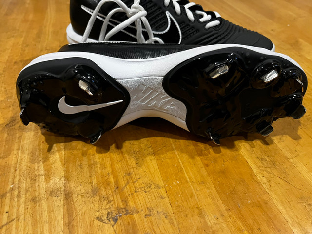 Nike baseball shoes huaraches - metal cleats in Men's Shoes in City of Toronto - Image 3