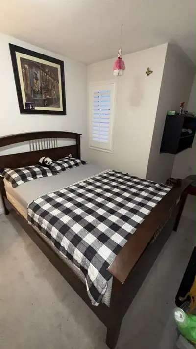 Furnished Room for Rent – Mount Pleasant, Brampton A clean and fully furnished room is available for...