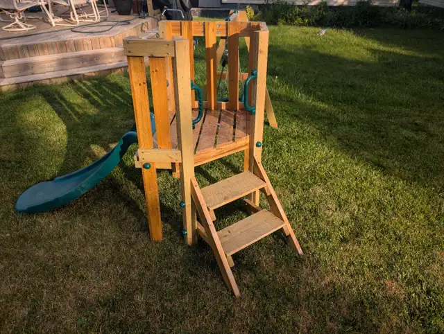 Plum child play structure in Toys & Games in Kitchener / Waterloo - Image 4