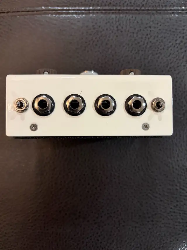 UAFX ASTRA modulation pedal. 526670194635581441