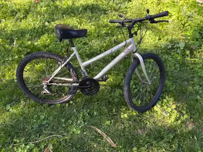 Velo tout-terrain 24j po – 15 vitesses 24” Mountain Bike, View more