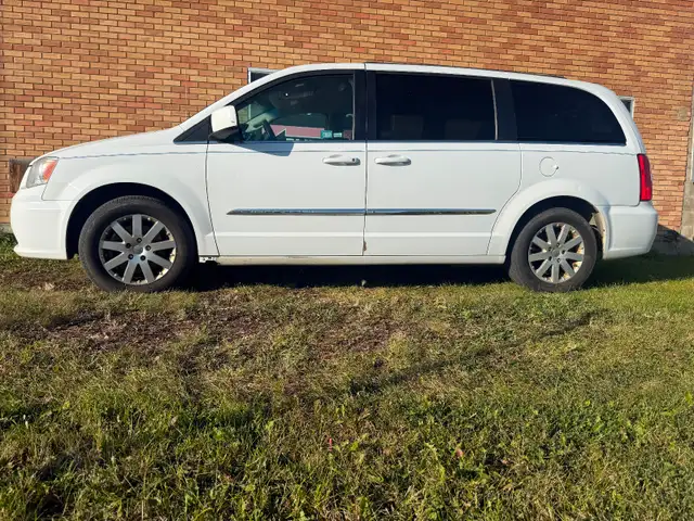 2015 CHRYSLER TOWN N COUNTRY V6 ACTIVE ONE OWNER GOV.Fleet 7Sea