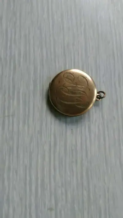 Atg. Locket gold filled/plated -1940's gd. Cond., View more