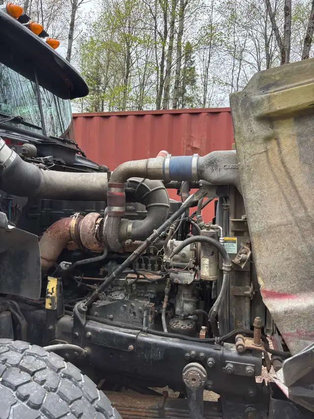 1994 Mack RB688s Stone Slinger in Heavy Trucks in Muskoka - Image 7