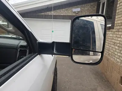Powered, Heated, turn indicator, puddle light basically brand new. Doesnt work with my 2014 but plug...