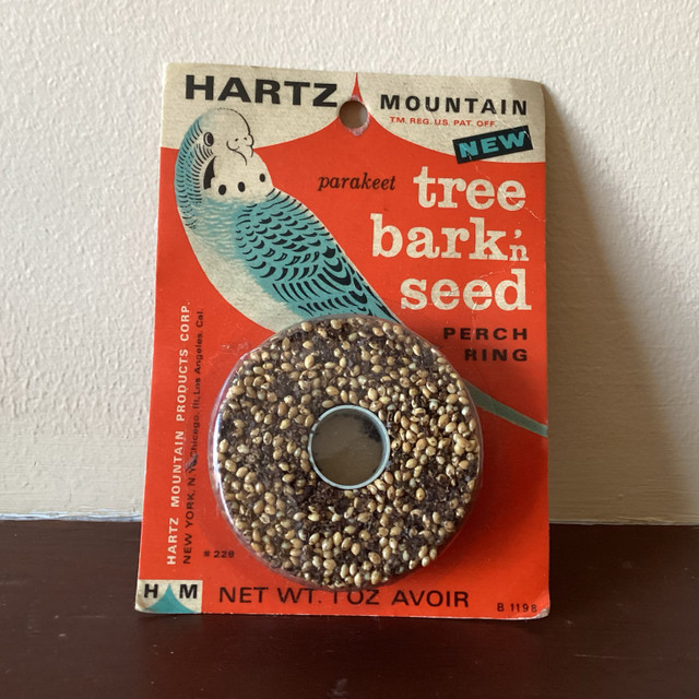 Vintage RARE NIP Hartz Mountain Budgie Canary Bird Food Seed in Arts & Collectibles in Kamloops - Image 2