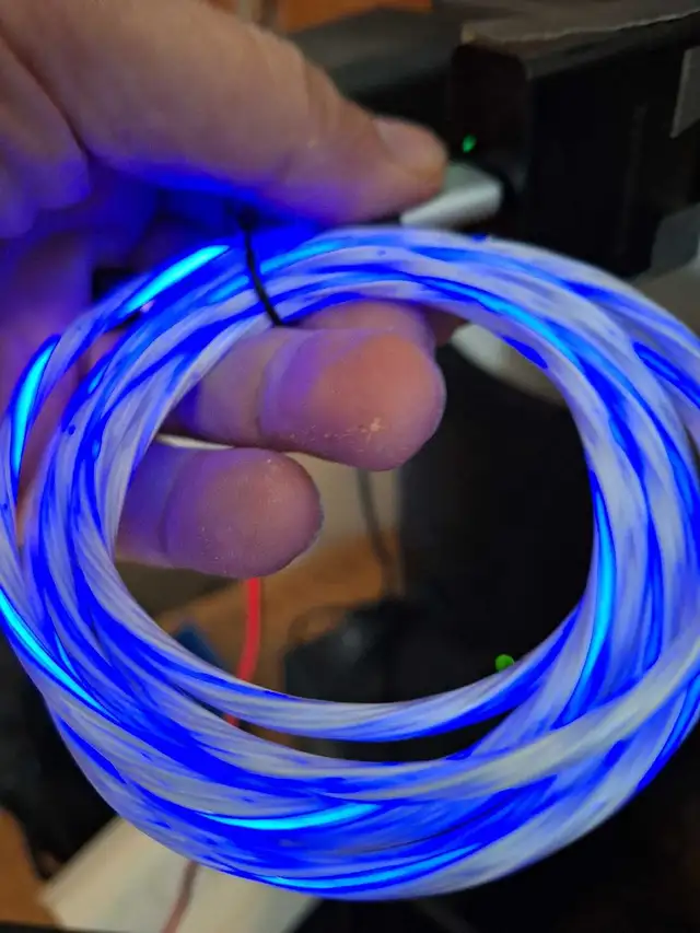 Usb charge cable magnetic flashing colors in Cables & Connectors in Cambridge - Image 4