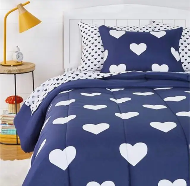 Amazon Kids Microfiber 5pc Bedding Set Twin, Navy Hearts