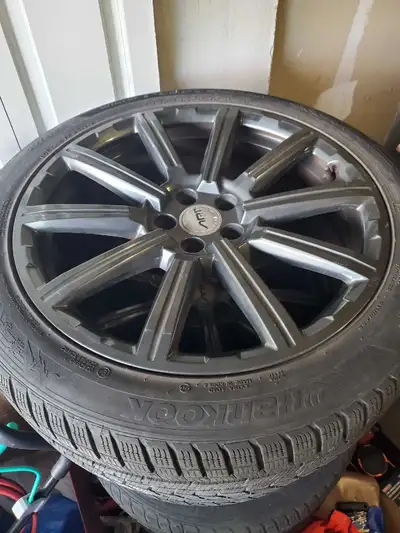 For sale is a set of 4 20" Audi Q5 wheels with 255/45R20 winter tires mounted. Wheels are dark gray/...