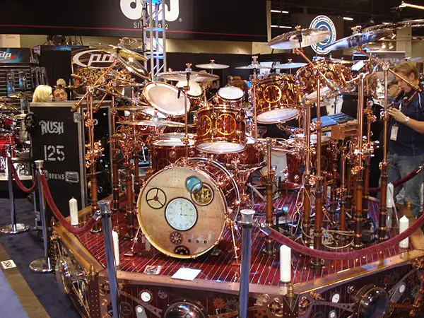 NEIL PEART DW COLLECTOR'S SERIES SNARE DRUM in Drums & Percussion in Windsor Region - Image 9