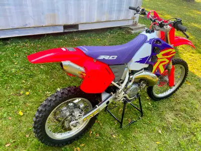 If you know, you know. No dents, no cracks, runs perfect. Aprox. 5 hours on top end, wheel bearings,...