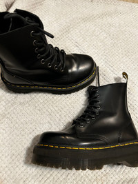 Dr Martens jadon black leather platform boots (SIZE 6)