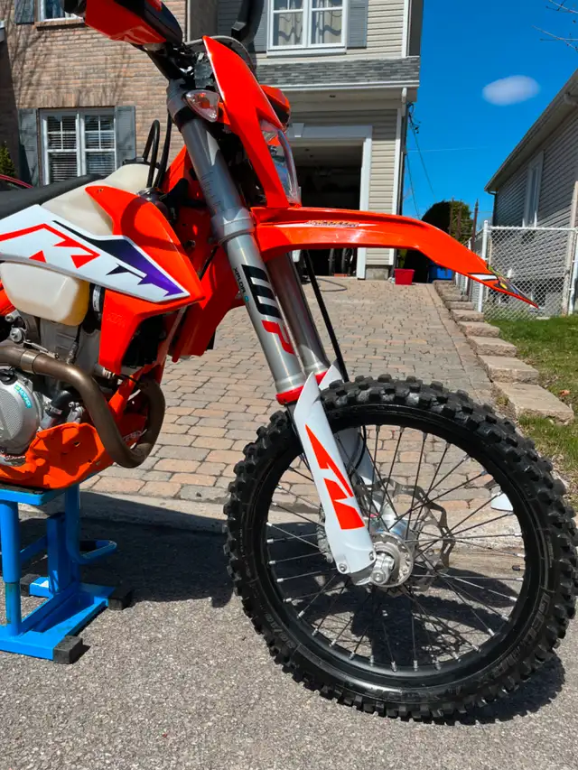 Moto KTM 350 EXC F 2023 in Dirt Bikes & Motocross in Laval / North Shore - Image 3