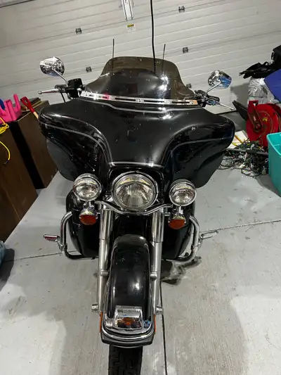 Mother Nature has finally given us some nice weather. 2004 Electra glide ultra classic FLHTCUi up fo...
