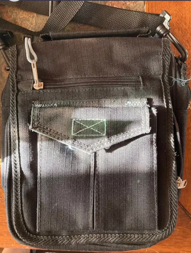 Unisex Convenient Purse /Bag / satchel / travel pouch in Women's - Bags & Wallets in London - Image 2