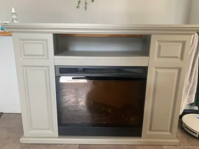 meuble tv avec foyer électrique in TV Tables & Entertainment Units in Drummondville - Image 2
