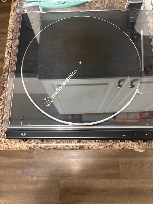 Record player in General Electronics in Hamilton