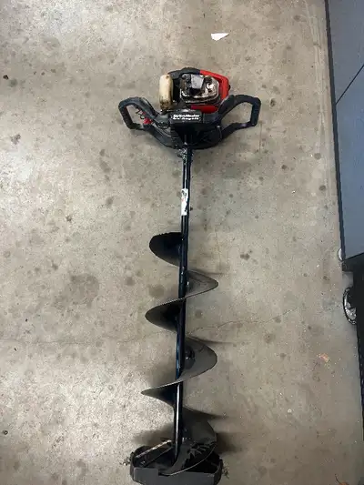 Selling 10” strikemaster solo 154 ice auger new primer ball and carb cleaned runs great lots power!!...
