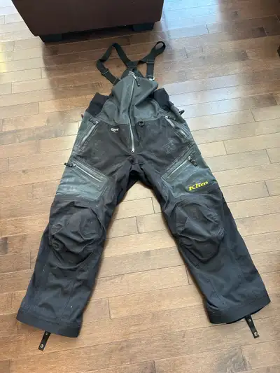 Used but in great condition. Klim stuff is awesome. Selling because I no longer snowmobile