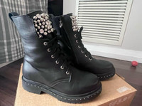 Leather boots Size 7