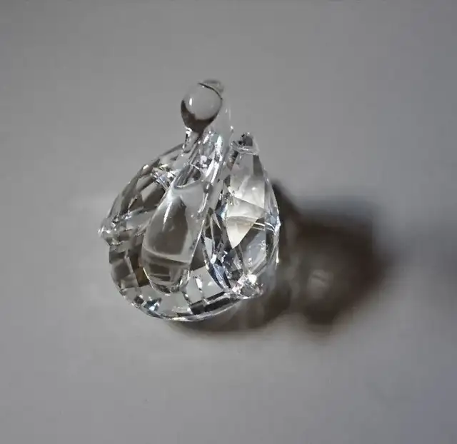 Vintage Swarovski Crystal Swan in Arts & Collectibles in Oshawa / Durham Region - Image 5