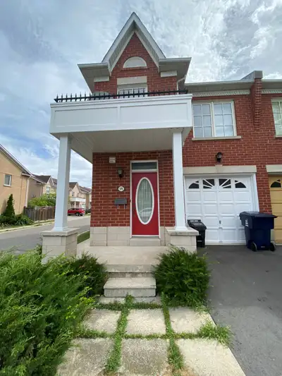 Large end unit freehold townhome (like semi) for RENT located in Banbury-Don Mills area. 3 bedroom/4...