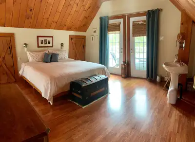 Chalet 2 chambres en Estrie au mois (aout et sept. seulement), View more