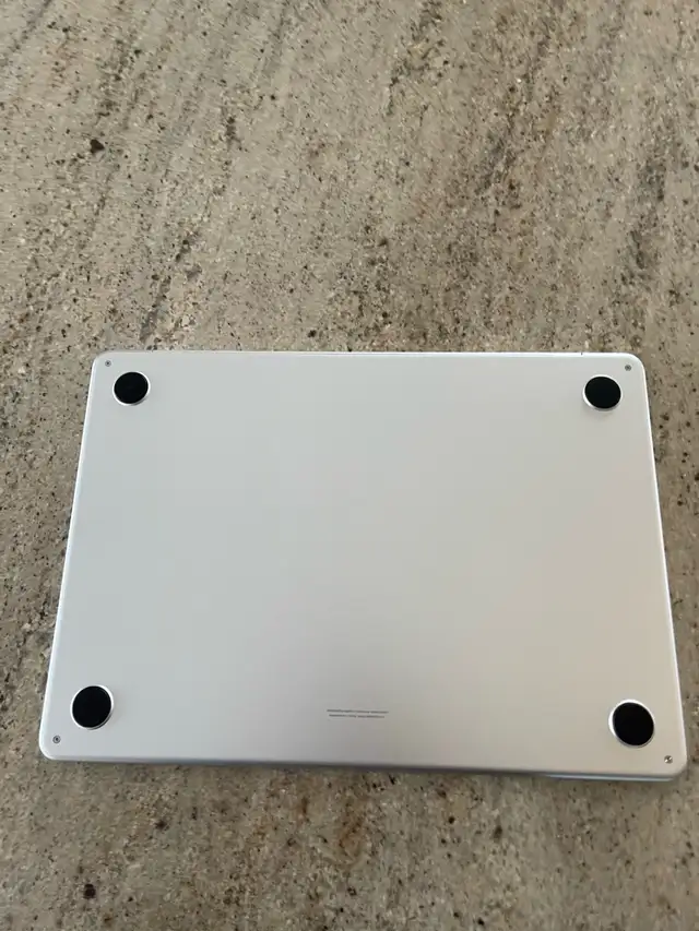 MacBook Air M2 in Laptops in Barrie - Image 3