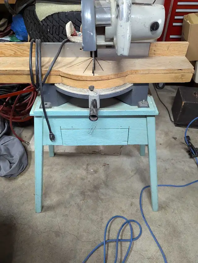 good miter saw 10 in ch or 9 inch in Power Tools in Edmonton - Image 4